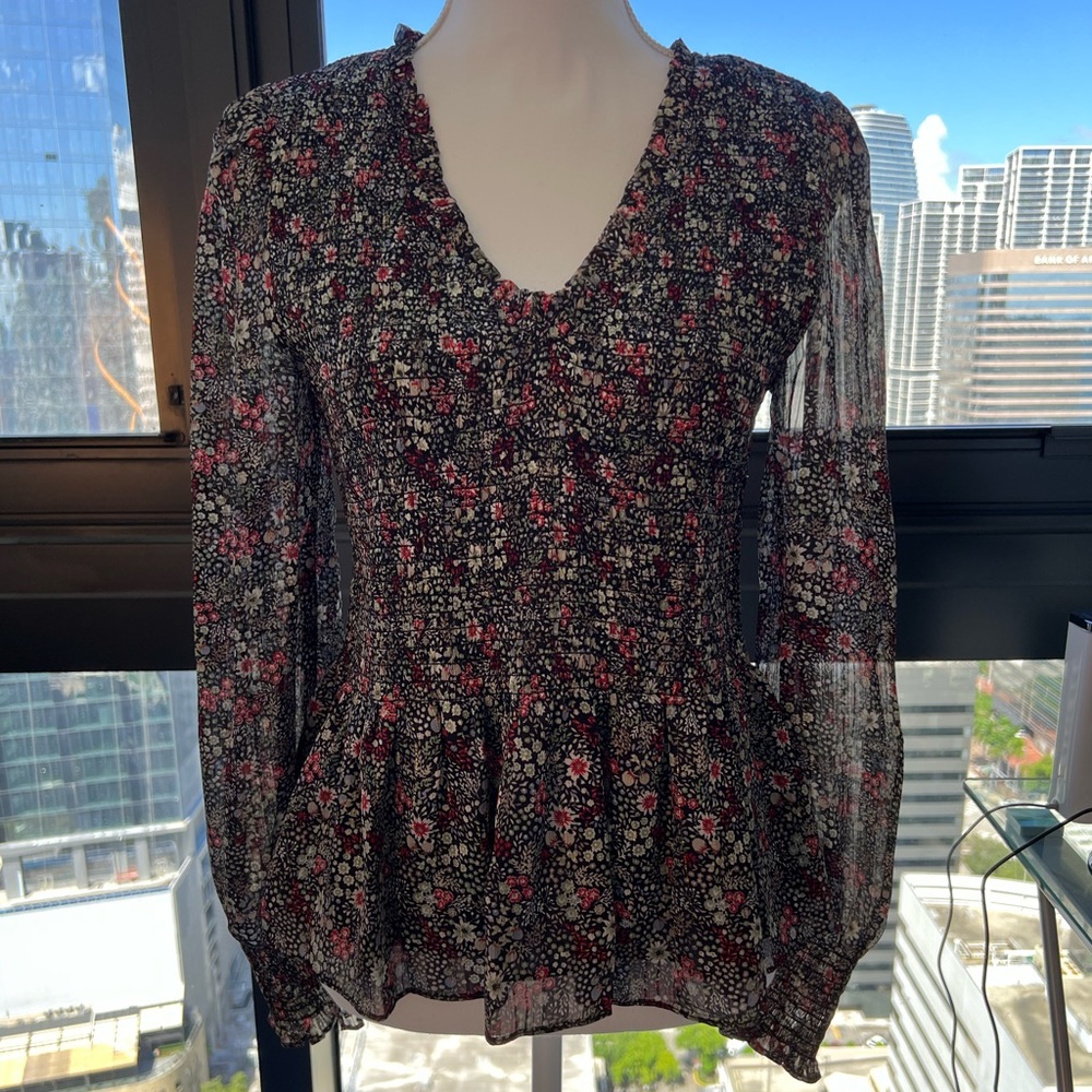NWOT Aqua Long Sleeve Smocked Peplum Blouse, Size M, Black/Red/Gold